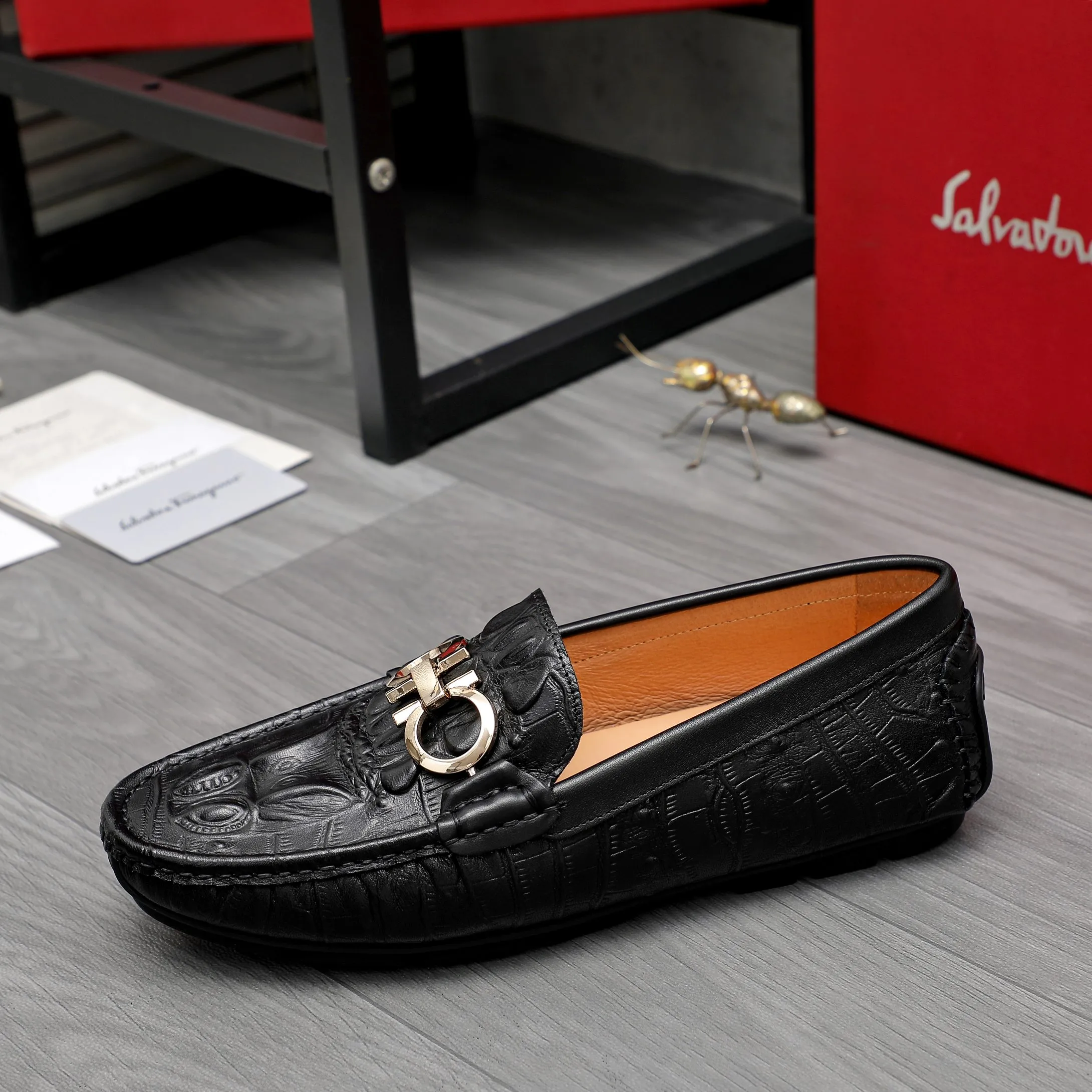Men's shoes 💰380 Product trademark: Ferragamo "Ferragamo" casual slip-on shoes Regular size: 38-45 (45. Customized, non-returnable) Product materials: Selected crocodile pattern cowhide upper, pigskin lining, rubber outsole
